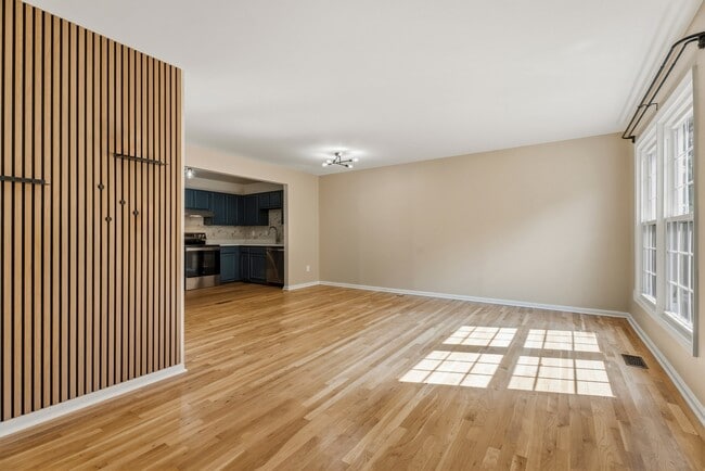 Building Photo - 11640 Pleasant Meadow Dr