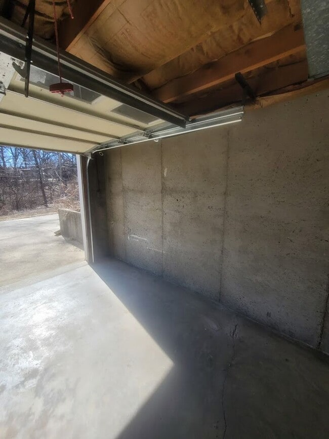 Foto del edificio - NO SECURITY DEPOSIT for August Move-In! Be...