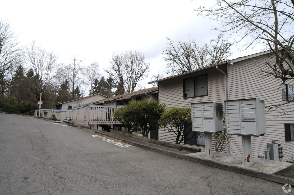 Building Photo - Panorama East Apartments