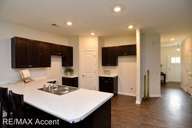 Building Photo - 3 br, 2.5 bath House - 127 Ainsdale Drive