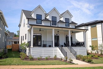 Building Photo - 424 Lochlyn Hill Dr