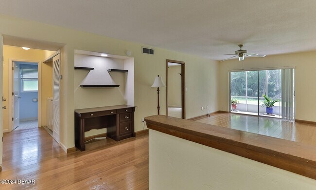 Building Photo - 203 S Orchard St