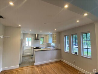 Building Photo - 668 NE 72nd Ter