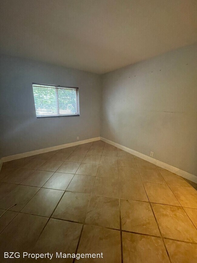 Building Photo - 2 br, 1 bath House - 1460 NE 18th Street, ...