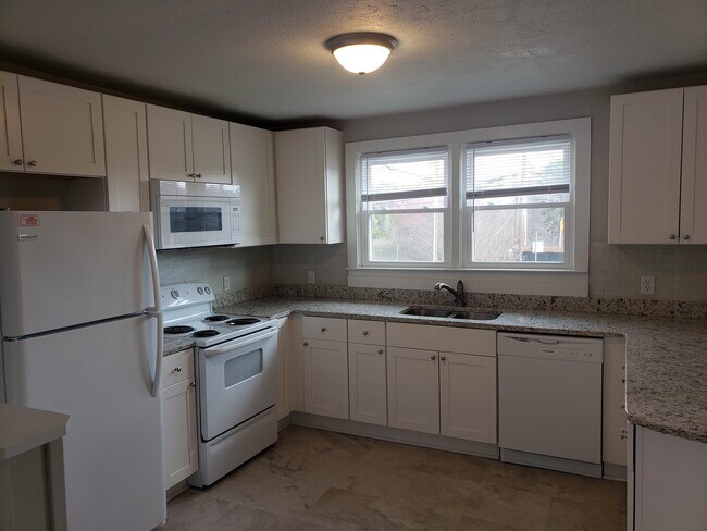 Building Photo - 1425 Geer Hwy