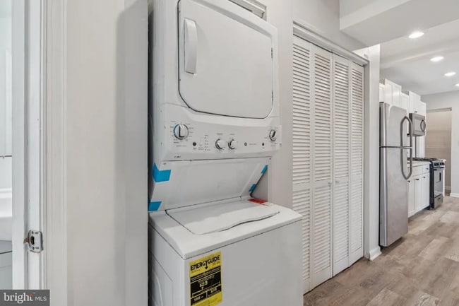 Foto del edificio - 430 Condon Terrace SE