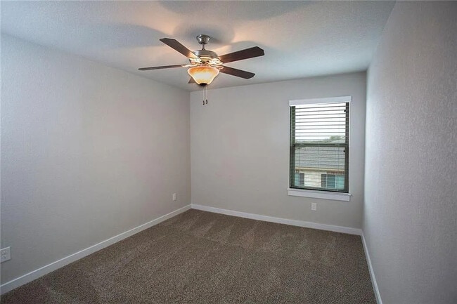 Foto del edificio - 107 Lakeview Ct