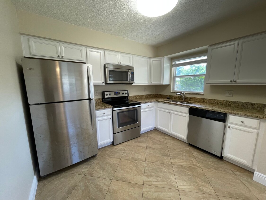 Primary Photo - ANNUAL RENTAL - POINCIANA - 1 BED/1 BATH