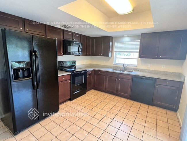 Building Photo - 1380 San Diego Ct