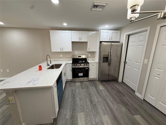 Foto del edificio - 3843 NE 41st St