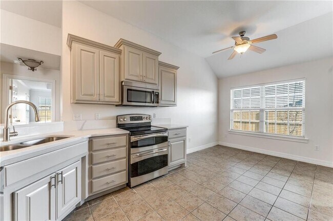 Foto del edificio - 102 Skinner St