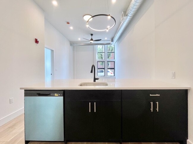 Building Photo - 375 Monmouth St