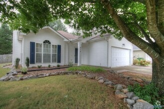 Building Photo - 215 River Oaks Dr
