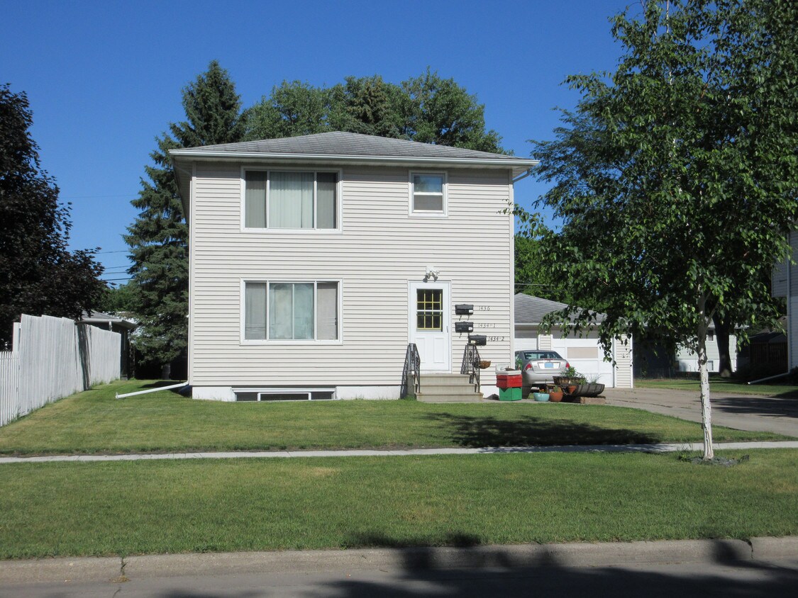 Primary Photo - 1436 15th St S