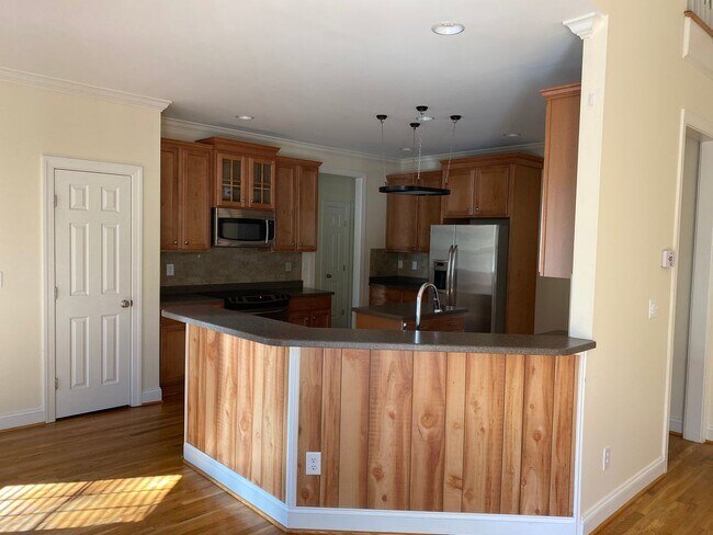 Building Photo - 5707 Sentinel Ln