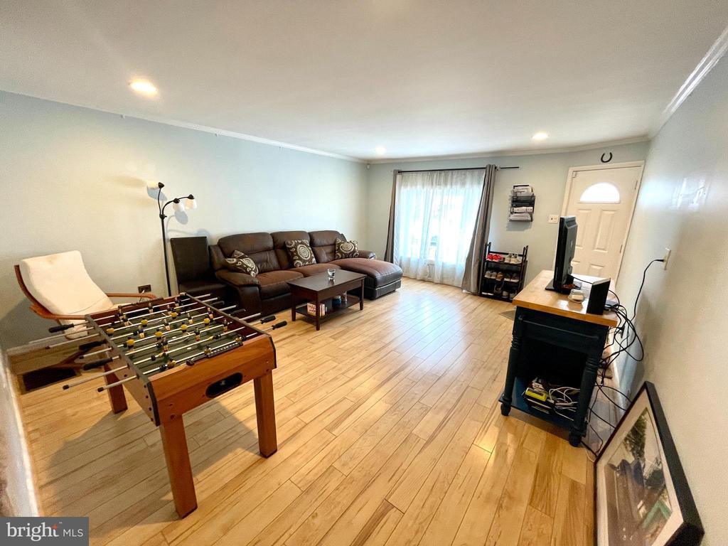 Foto principal - 475 Old Elm St