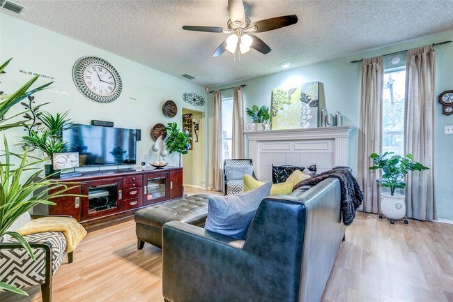 Foto del edificio - 1325 Williams Creek