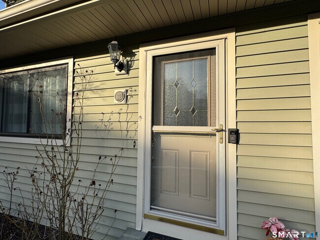 Foto del edificio - 17 Coram Rd