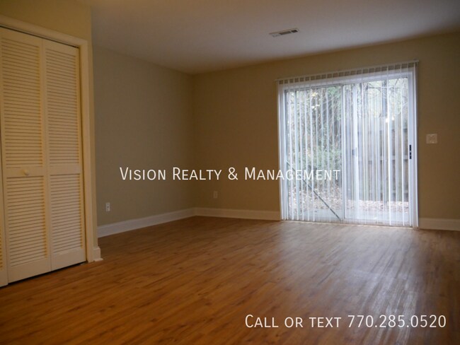 Building Photo - Hidden Creek Unit G1