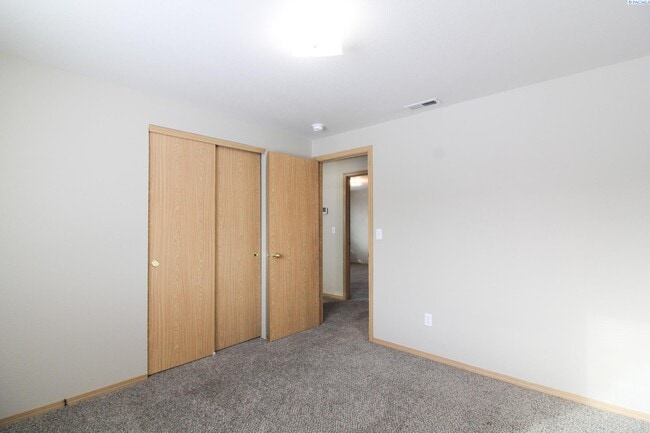 Building Photo - 3 Bed/2 Bath Rambler in West Pasco