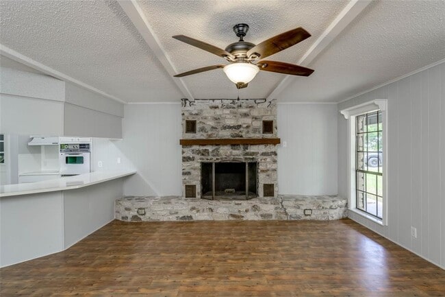 Building Photo - 18641 Camino Real