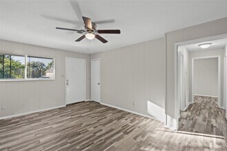 Building Photo - 2729 Main St