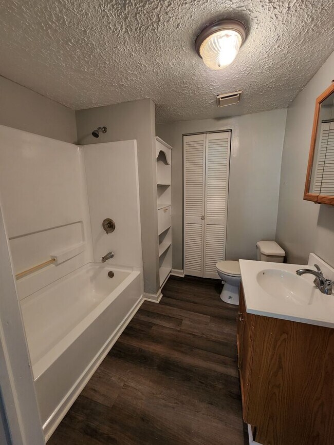 Photo - Newly Updated Spacious Three Bedroom with Bonus room- Single Family Near S. Keystone & Murry St House