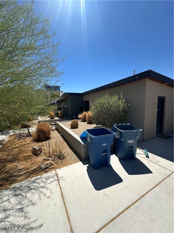 Foto del edificio - 2210 Santa Clara Dr