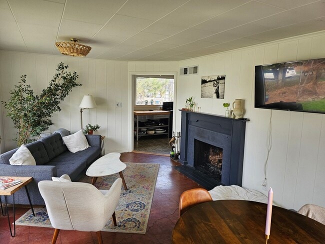 Foto del edificio - 906 G Ave