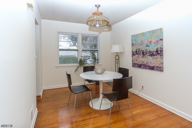 Foto del edificio - 1471 Walker Ave