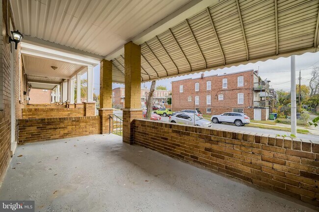 Foto del edificio - 1500 N Rosedale St