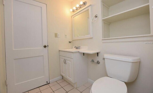 Building Photo - 927 Ave Z NW - Unit B