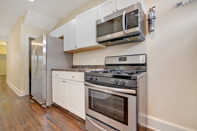 Foto del edificio - 618 Columbia Rd NW