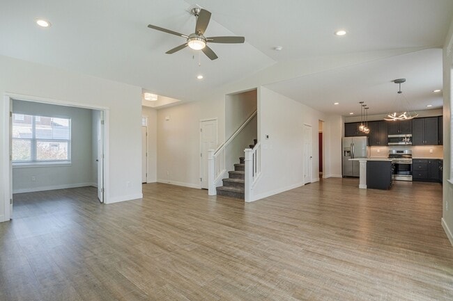 Building Photo - 676 High Pnes Ln