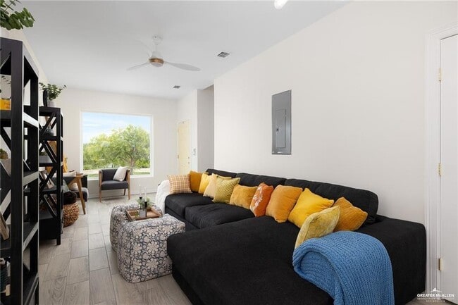 Building Photo - 19 Bass Ave