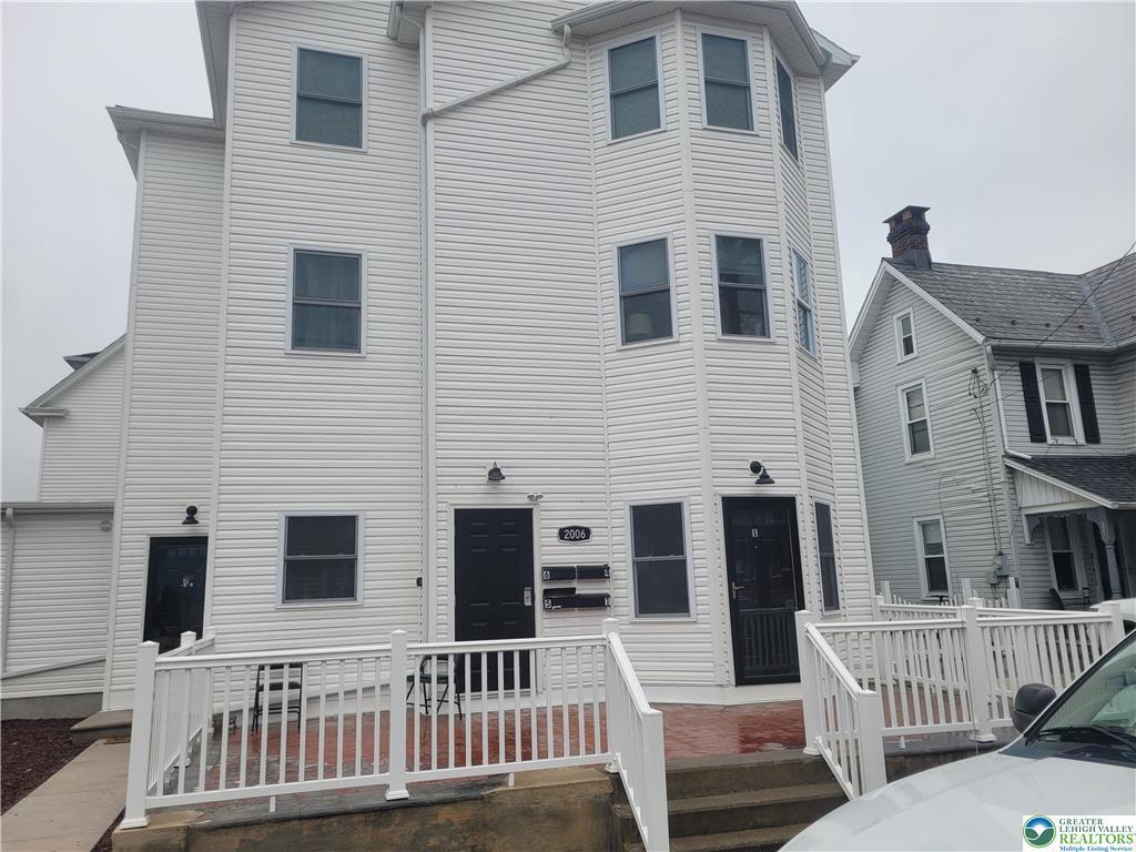 Foto principal - 2006 Washington Ave