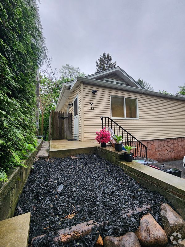 Building Photo - 143 Boonton Ave