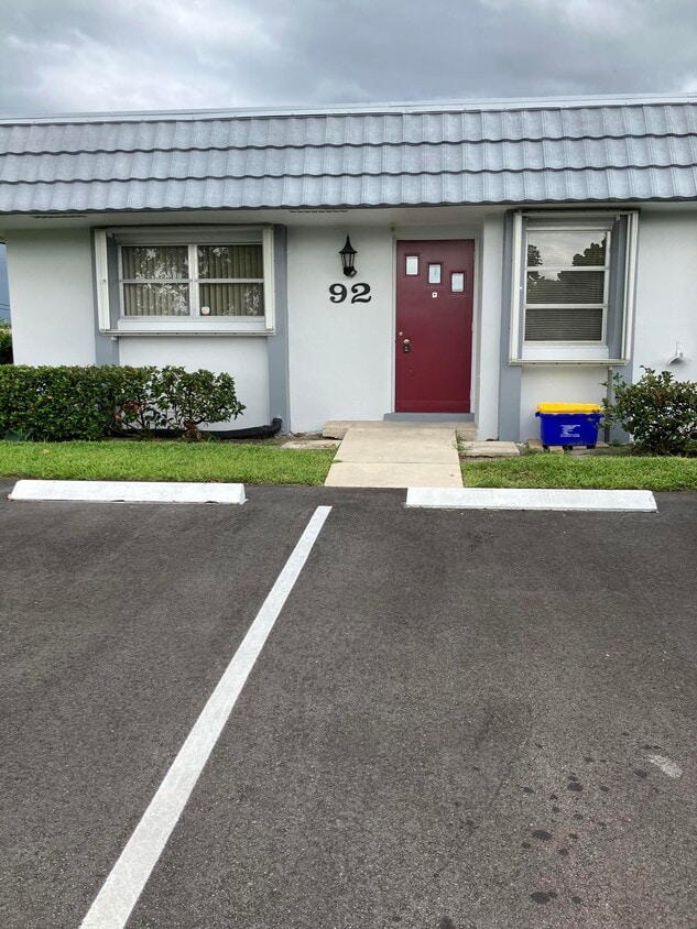 Primary Photo - 2886 Fernley Dr E
