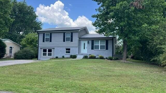Building Photo - 3524 Woodridge Dr SE