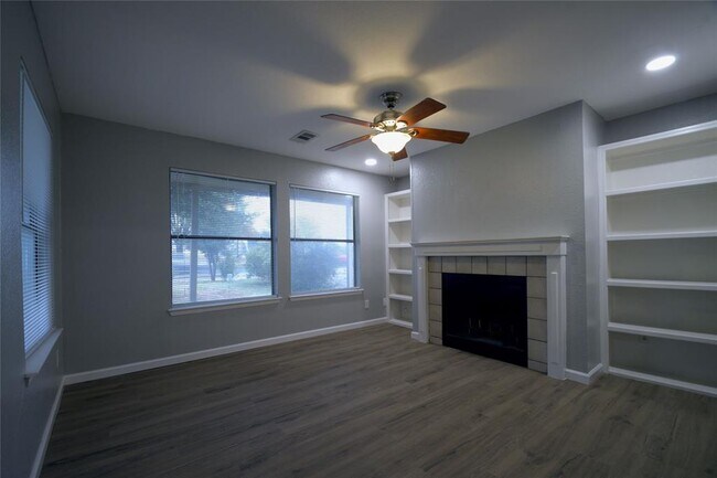 Foto del edificio - 3007 W Slaughter Ln