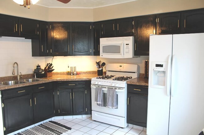 Building Photo - 379 Wexford Ct