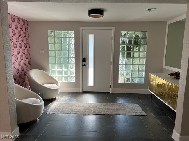 Foto del edificio - 1001 Griffith Ave