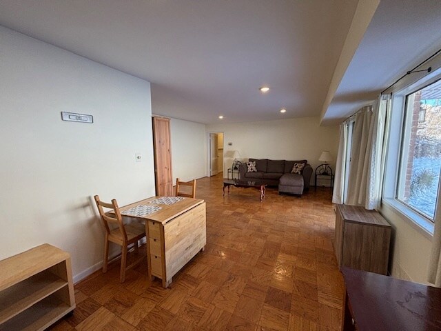 Foto del edificio - 10662 Weymouth St