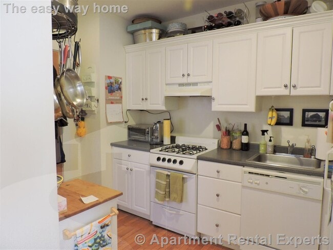 Building Photo - 331 Harvard St