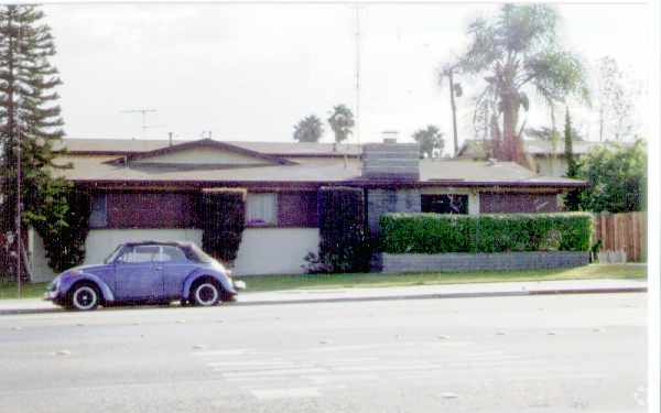 Building Photo - 218 S Knott Ave