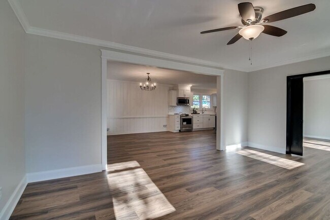 Building Photo - Renovated West Augusta Ranch - Coming July...