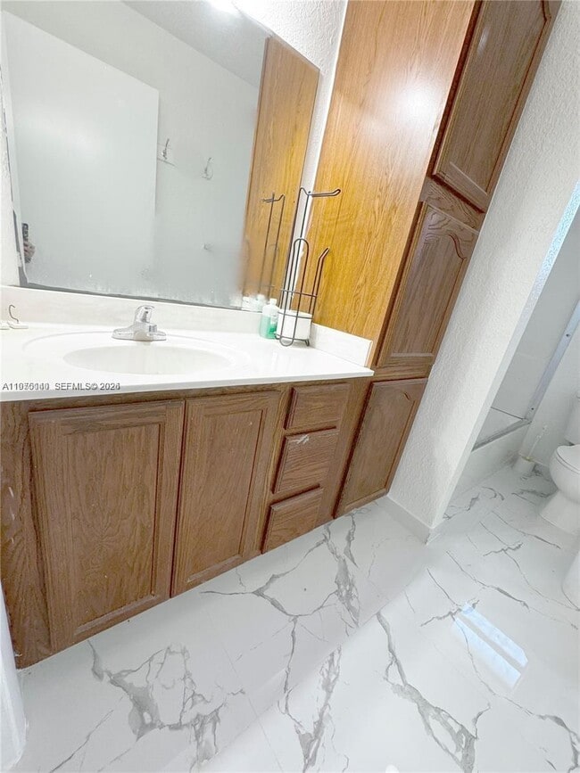 Building Photo - 1858 NW 1st Pl