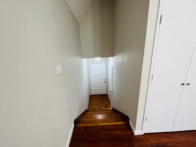 Foto del edificio - 2 bedroom/2 bath townhome in the heart of ...
