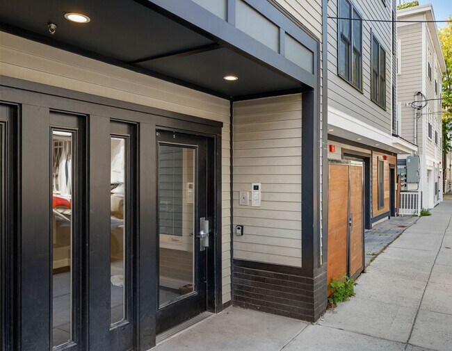 Foto del edificio - 205 W 8th St