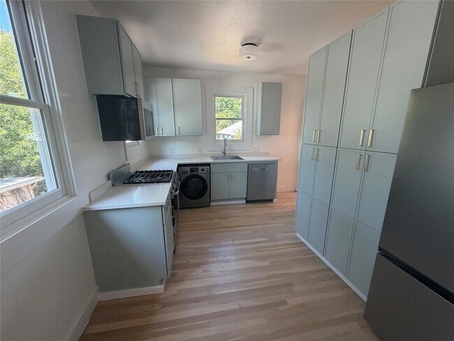 Foto del edificio - 4014 Avenue D